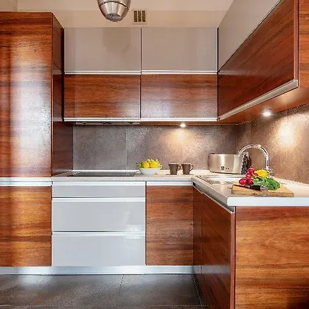 P&o Plac Wilsona 2 Apartment